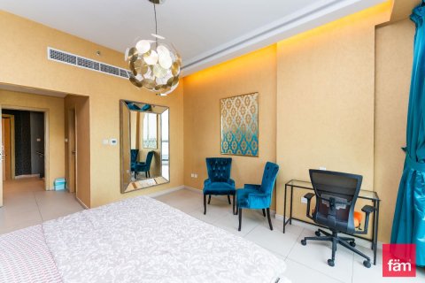 Снять в аренду квартиру в Дубае: 4 спальни, 264м², № 113805 - фото 13