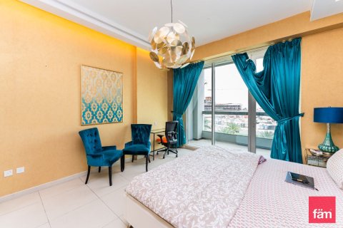 Снять в аренду квартиру в Дубае: 4 спальни, 264м², № 113805 - фото 14