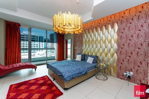 Снять в аренду квартиру в Дубае: 4 спальни, 264м², № 113805 - фото 10