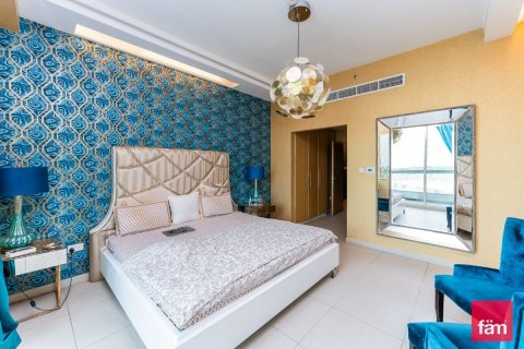 Снять в аренду квартиру в Дубае: 4 спальни, 264м², № 113805 - фото 9