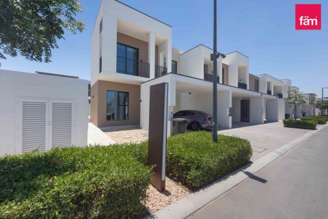 Вилла в Дубае, 4 спальни, 298.6м², № 113814