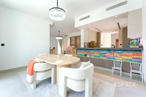 Villa in Tilal Al Ghaf, Dubai 4 bedrooms, 372 sq.m. № 61528 - photo 3