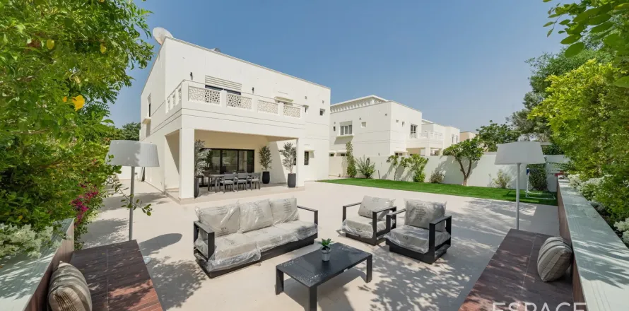 Villa in Meadows, Dubai 4 bedrooms, 373 sq.m. № 61531