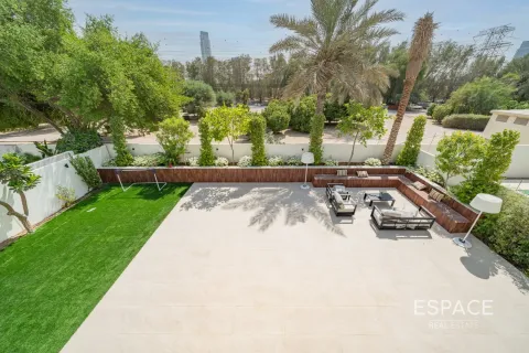 Villa in Meadows, Dubai 4 bedrooms, 373 sq.m. № 61531 - photo 19