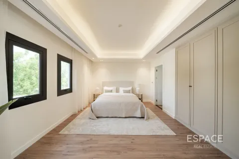 Villa in Meadows, Dubai 4 bedrooms, 373 sq.m. № 61531 - photo 16