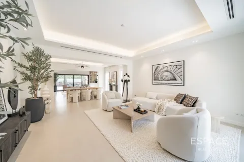 Villa in Meadows, Dubai 4 bedrooms, 373 sq.m. № 61531 - photo 9