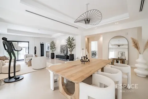 Villa in Meadows, Dubai 4 bedrooms, 373 sq.m. № 61531 - photo 6