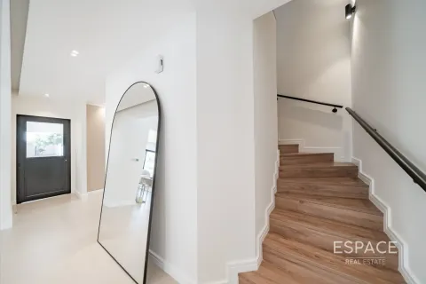 Villa in Meadows, Dubai 4 bedrooms, 373 sq.m. № 61531 - photo 10