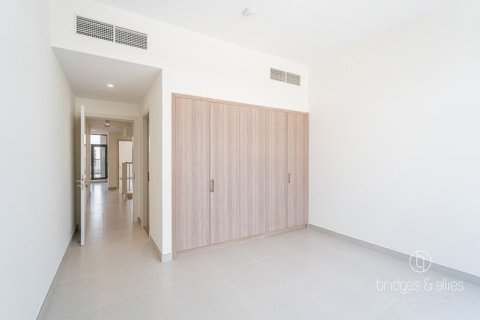 Villa en Dubai, 4 dormitorios, 161.5 m², № 78068 - foto 10
