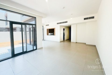 Villa en Dubai, 4 dormitorios, 161.5 m², № 78068 - foto 1