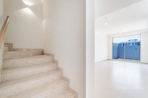 Villa en Dubai, 4 dormitorios, 161.5 m², № 78068 - foto 2