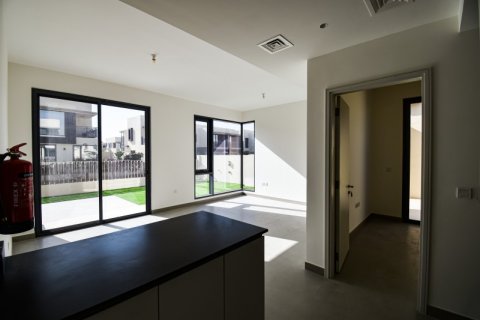 Снять в аренду виллу в Дубай Хилс Эстейт, Дубай: 4 спальни, 194.6м², № 78059 - фото 6