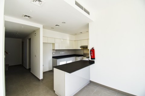 Снять в аренду виллу в Дубай Хилс Эстейт, Дубай: 4 спальни, 194.6м², № 78059 - фото 5