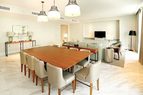 Apartamento en Downtown Dubai (Downtown Burj Dubai), Dubai, 4 dormitorios, 261 m², № 78060 - foto 3