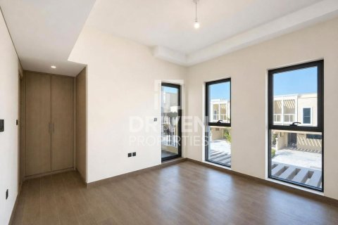 Townhouse in Damac Lagoons, Dubai 4 bedrooms, 144 sq.m. № 143043 - photo 8
