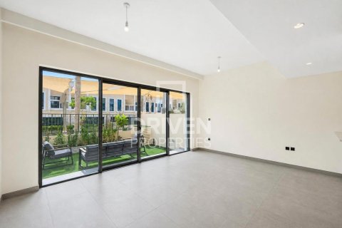 Townhouse in Damac Lagoons, Dubai 4 bedrooms, 144 sq.m. № 143043 - photo 2