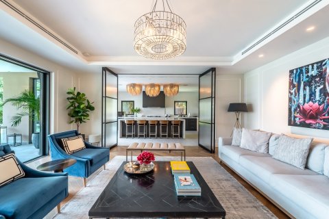 Купить виллу в Дубае: 6 спален, 790м², № 97156 - фото 8