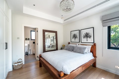 Купить виллу в Дубае: 6 спален, 790м², № 97156 - фото 27