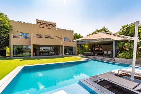 Купить виллу в Дубае: 6 спален, 790м², № 97156 - фото 3