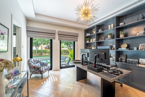 Купить виллу в Дубае: 6 спален, 790м², № 97156 - фото 18