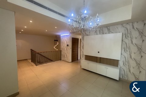 Снять в аренду виллу в North Village, Al Furjan, Дубай: 3 спальни, 301м², № 91450 - фото 13