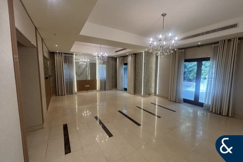 Снять в аренду виллу в North Village, Al Furjan, Дубай: 3 спальни, 301м², № 91450 - фото 8