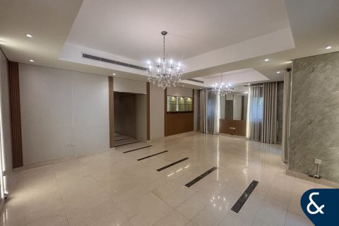 Снять в аренду виллу в North Village, Al Furjan, Дубай: 3 спальни, 301м², № 91450 - фото 9