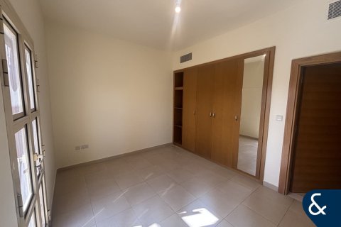 Снять в аренду виллу в North Village, Al Furjan, Дубай: 3 спальни, 301м², № 91450 - фото 21