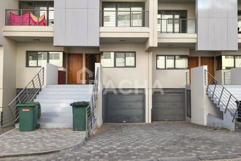 Adosado en District 12, Jumeirah Village Circle, Dubai, 3 dormitorios, 232 m², № 109706