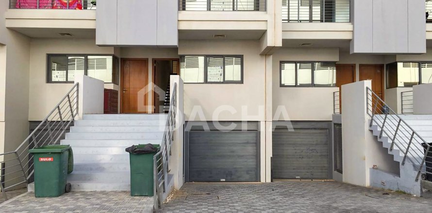 Adosado en District 12, Jumeirah Village Circle, Dubai, 3 dormitorios, 232 m², № 109706