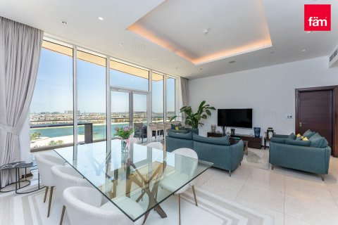 Квартира в Пальме Джумейре, Дубай, 1 спальня, 120.4м², № 109712