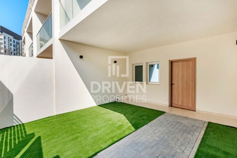 Вилла в Rukan, Дубай, 2 спальни, 101.36м², № 143221