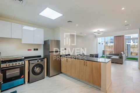 Villa in Rukan, Dubai 2 bedrooms, 101.36 sq.m. № 143221 - photo 16