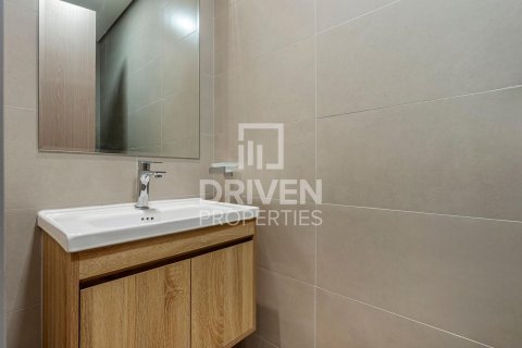 Villa in Rukan, Dubai 2 bedrooms, 101.36 sq.m. № 143221 - photo 18
