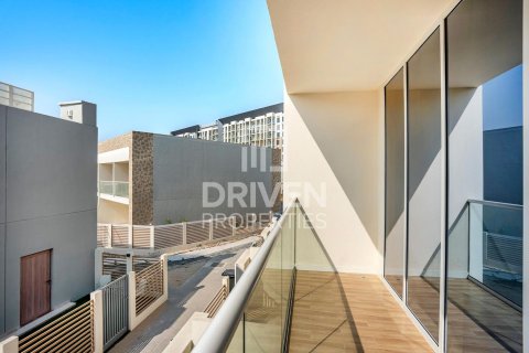 Villa in Rukan, Dubai 2 bedrooms, 101.36 sq.m. № 143221 - photo 19