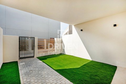 Villa in Rukan, Dubai 2 bedrooms, 101.36 sq.m. № 143221 - photo 20
