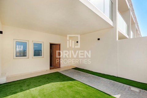 Villa in Rukan, Dubai 2 bedrooms, 101.36 sq.m. № 143221 - photo 22