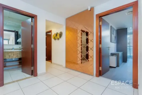 Apartment in Dubai Marina, Dubai 3 bedrooms, 187 sq.m. № 123082 - photo 10