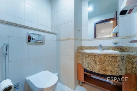 Apartment in Dubai Marina, Dubai 3 bedrooms, 187 sq.m. № 123082 - photo 15