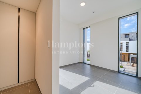 Villa in Arabian Ranches 3, Dubai 4 bedrooms, 302.21345900 sq.m. № 70122 - photo 11