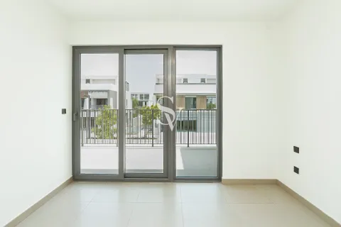 Снять в аренду таунхаус в Tilal Al Ghaf, Дубай: 3 спальни, 143м², № 90955 - фото 8