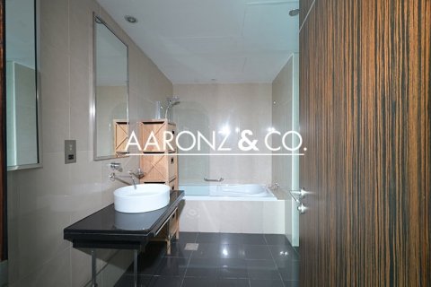 Купить квартиру в Джумейра Лейк Тауэрс, Дубай: 2 спальни, 120.5м², № 78297 - фото 15