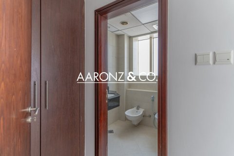 Apartamento en Jumeirah Lake Towers, Dubai, 3 dormitorios, 143.8 m², № 78286 - foto 14