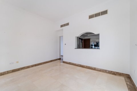 Villa en Jumeirah Islands, Dubai, 4 dormitorios, 488 m², № 120422 - foto 4