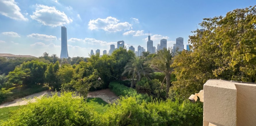 Villa en Jumeirah Islands, Dubai, 4 dormitorios, 488 m², № 120422