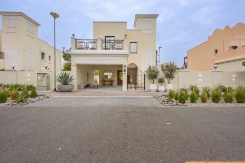 Villa in Jumeirah Village Triangle, Dubai 4 bedrooms, 297 sq.m. № 120421 - photo 16