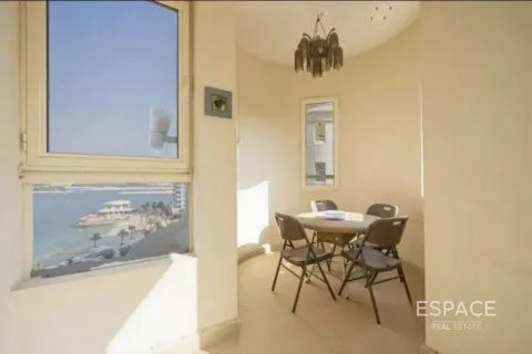 Apartment in Palm Jumeirah, Dubai 3 bedrooms, 199 sq.m. № 122874 - photo 3