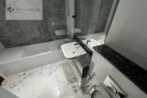 Снять в аренду квартиру в Al Habtoor City, Бизнес-Бэй, Дубай: 2 спальни, 130.1м², № 7477 - фото 9
