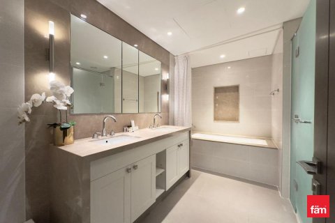 Apartment in Downtown Dubai (Downtown Burj Dubai), Dubai 4 bedrooms, 279.8 sq.m. № 94625 - photo 4