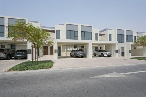 Adosado en Town Square, Dubai, 3 dormitorios, 176.9 m², № 49123 - foto 1